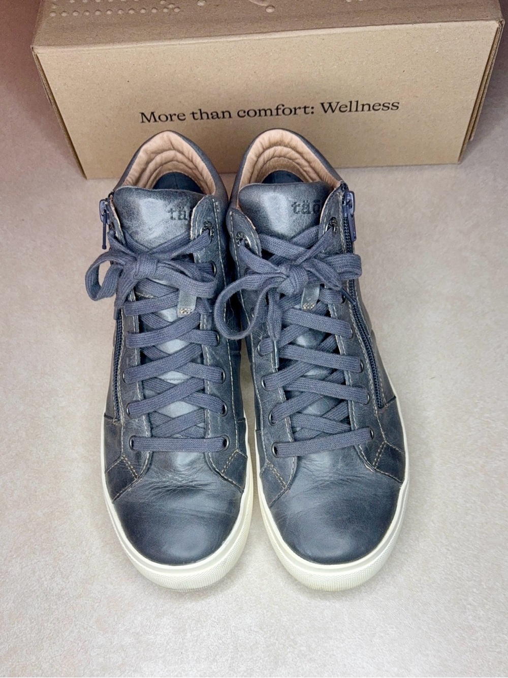 Taos Winner Sneakers